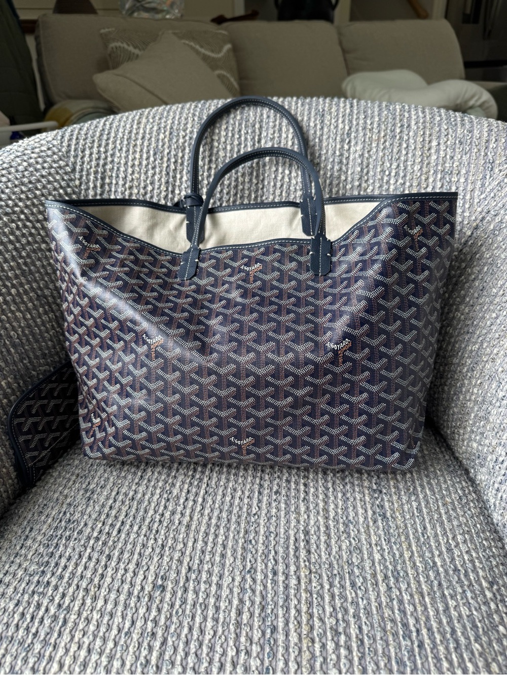 Goyard Saint Louis PM Tote in Navy Blue - Picture 4 of 6